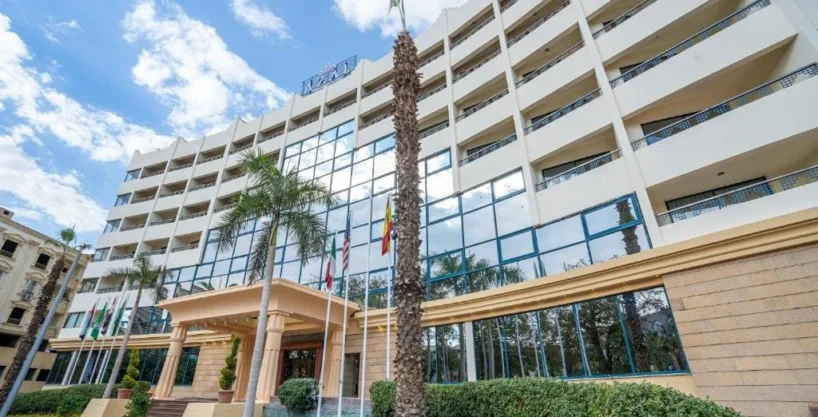 فندق ازال بيراميدز